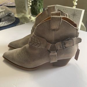 Dingo Ankle Western Boots NWT 6.5